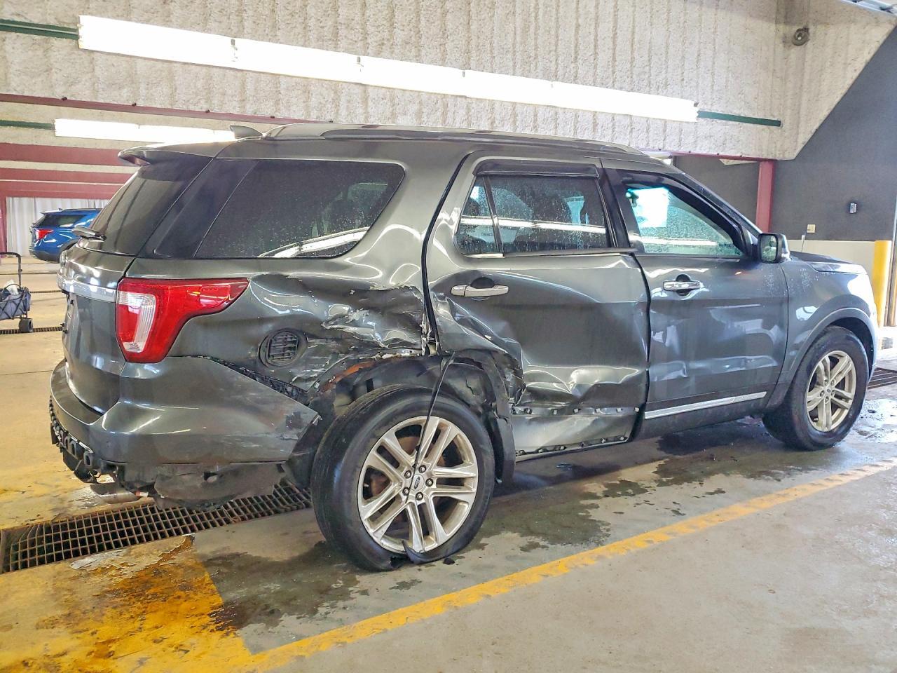 2017 Ford Explorer Limited - Фото 3