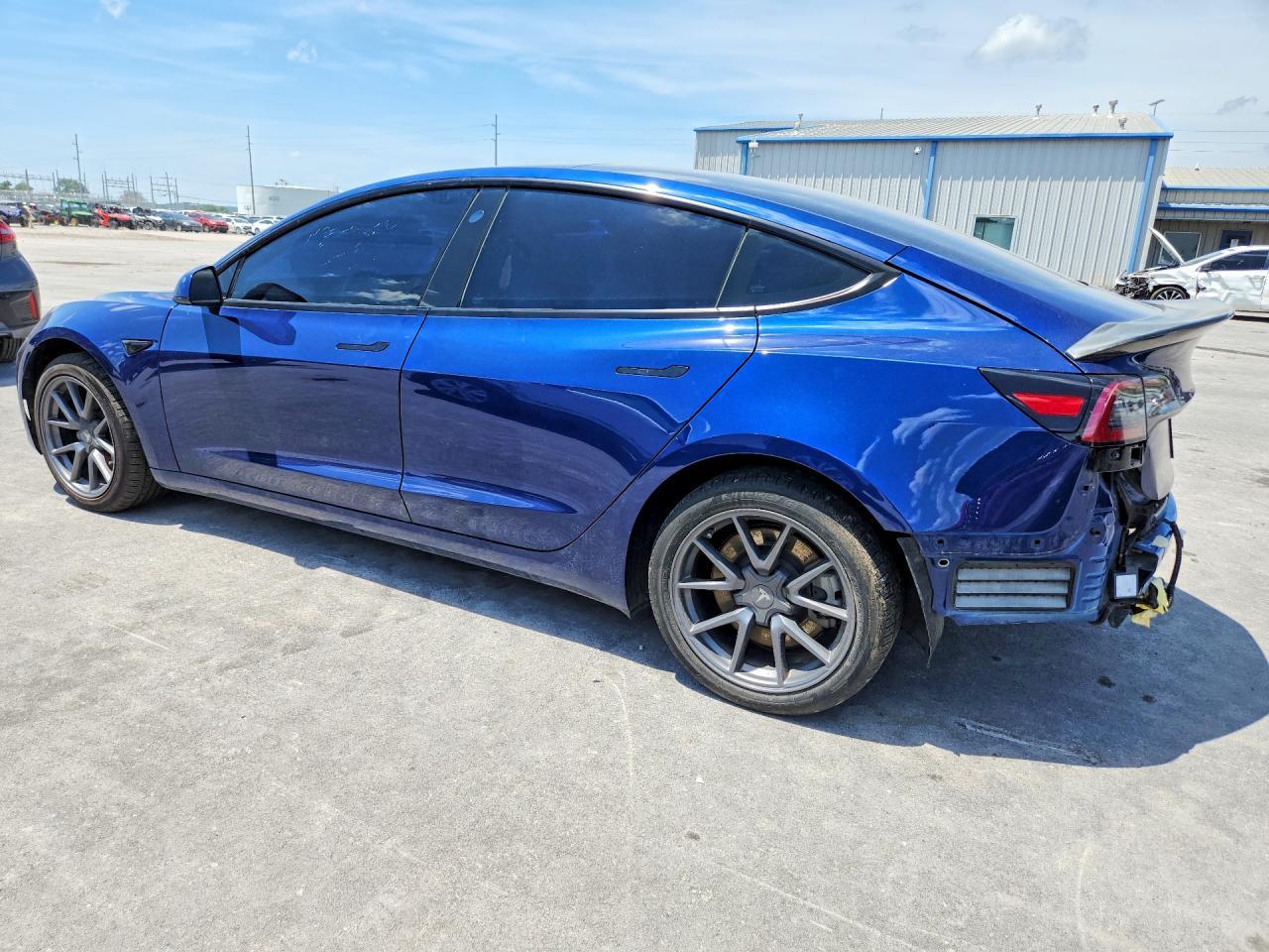 2022 Tesla Model 3 - Фото 2