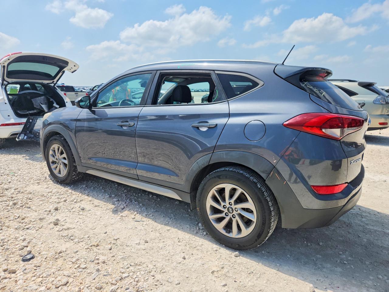 2017 Hyundai Tucson Se - Фото 2