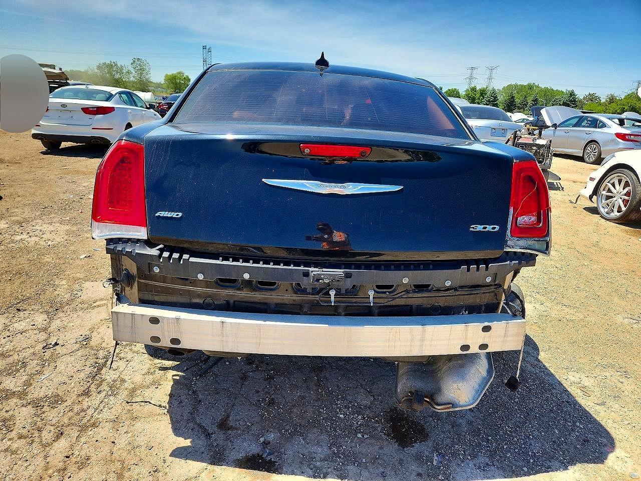 2017 Chrysler 300 Limited - Фото 6
