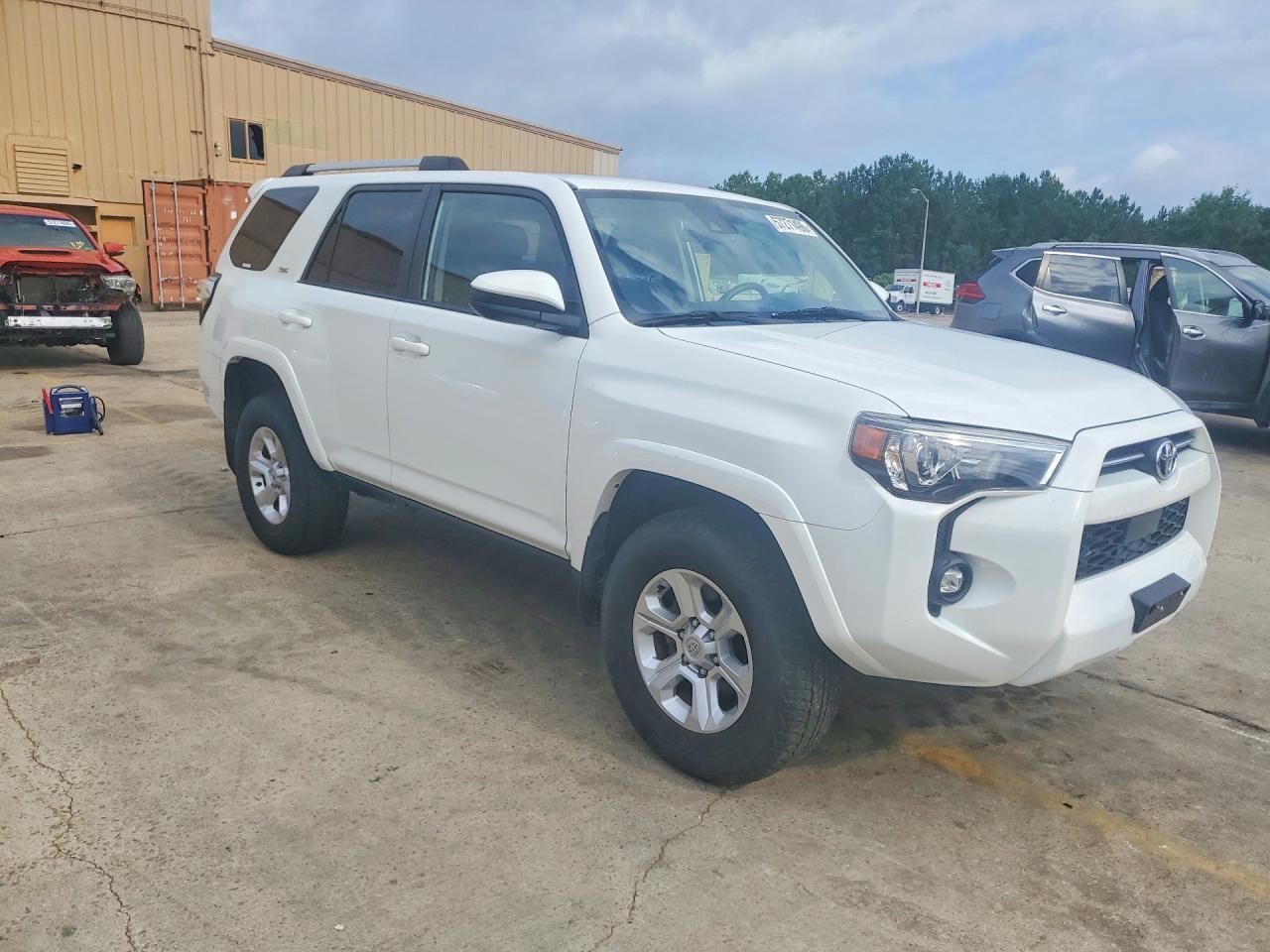 2022 Toyota 4Runner Sr5 - Фото 4
