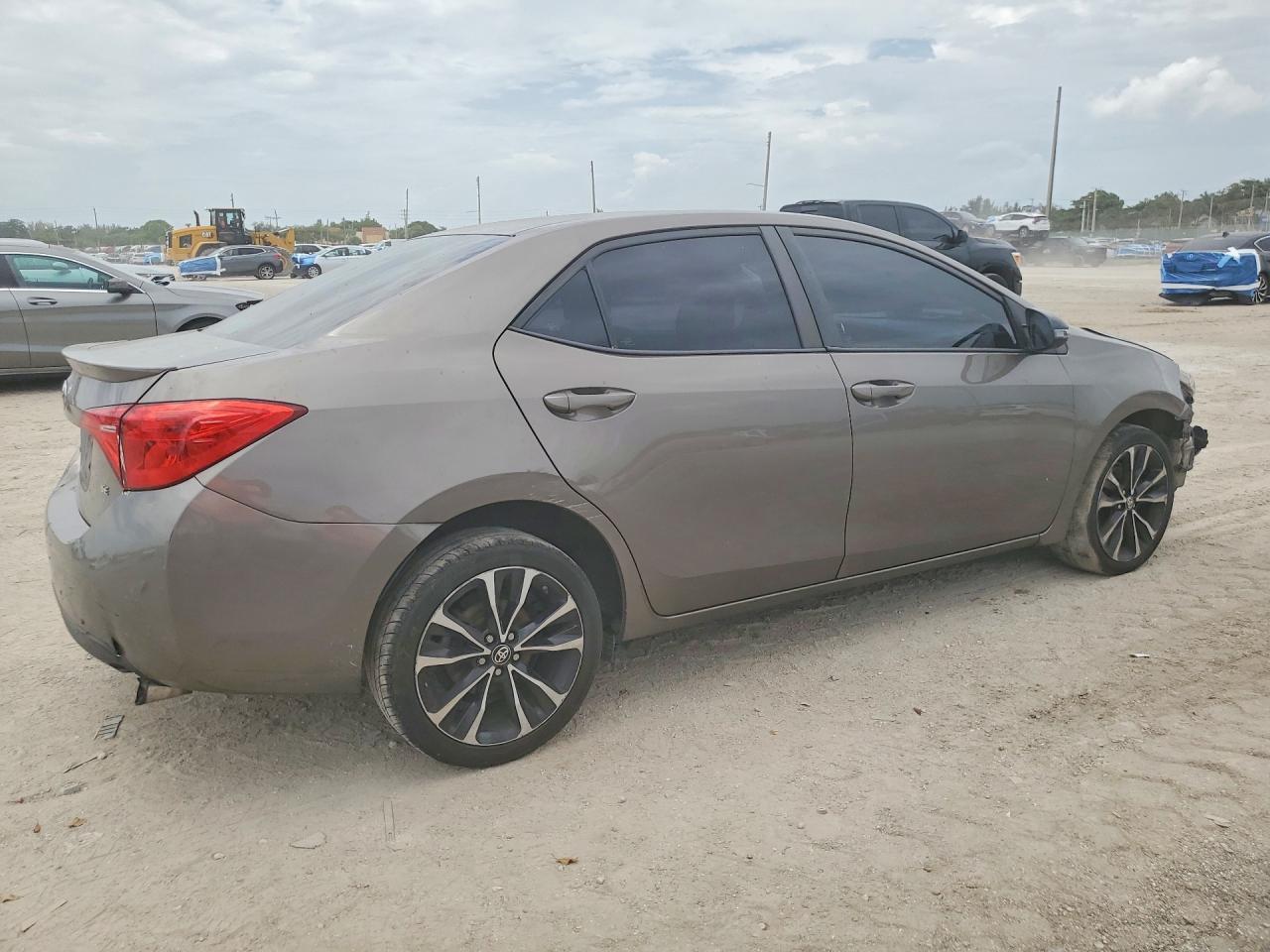 2018 Toyota Corolla Se - Фото 3
