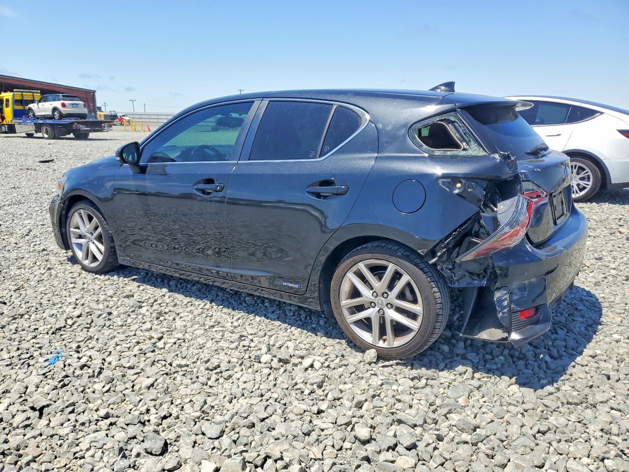 2017 Lexus Ct 200 - Image 2