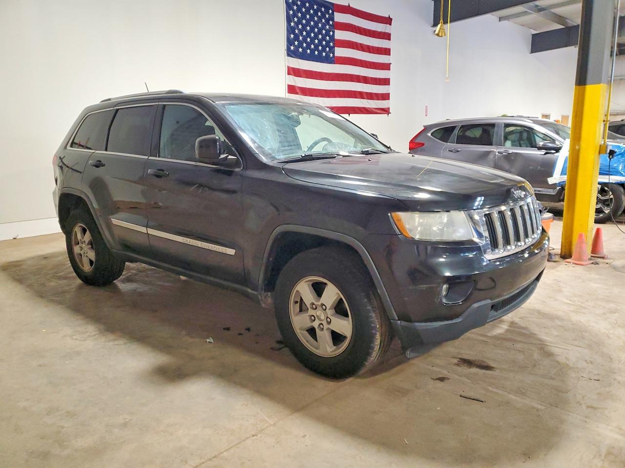 2012 Jeep Grand Cherokee Laredo - Image 4