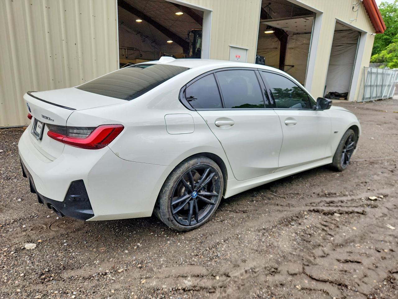 2023 BMW 330Xe - Image 3