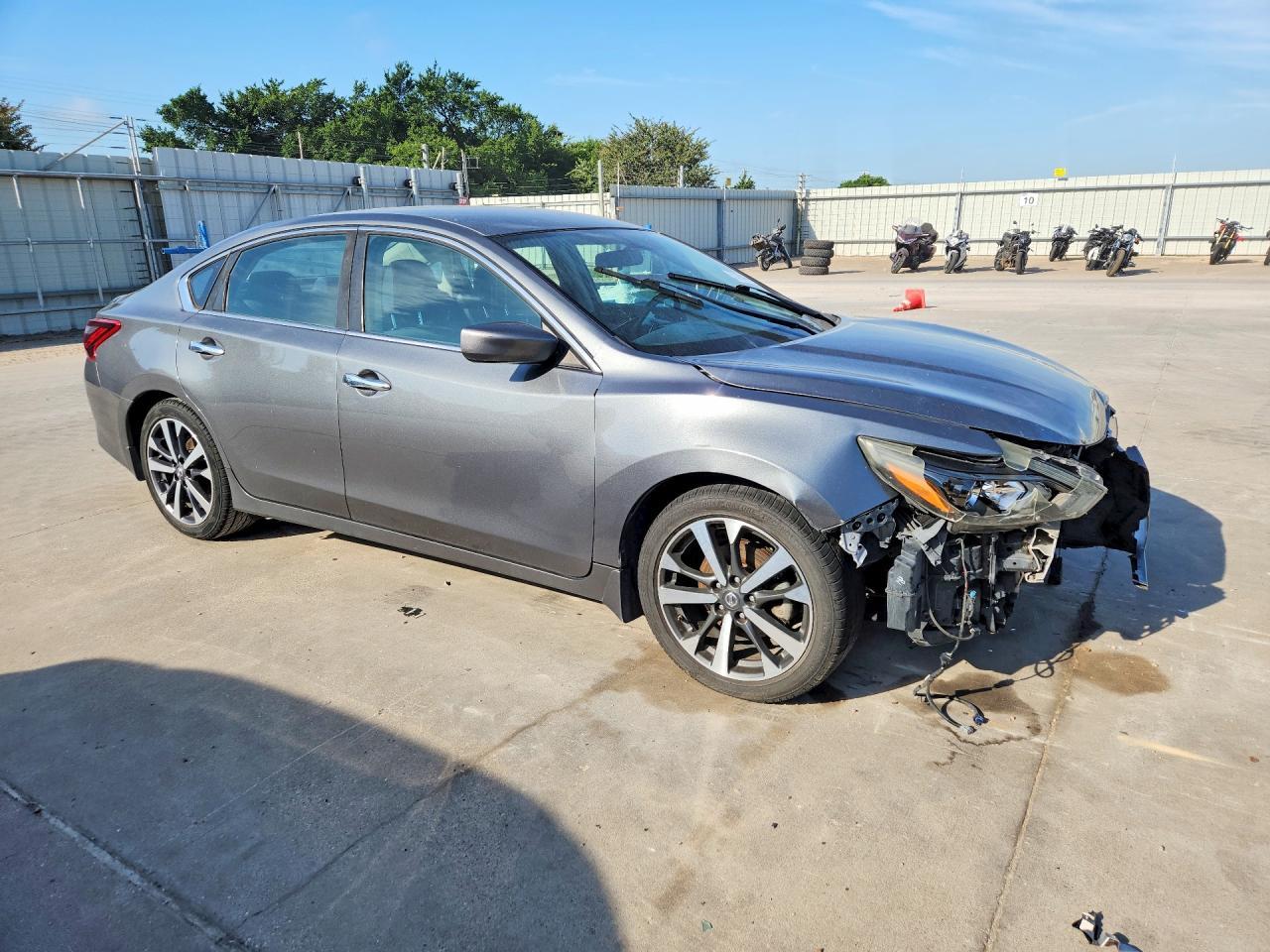 2017 Nissan Altima 2.5 Sr - Image 4