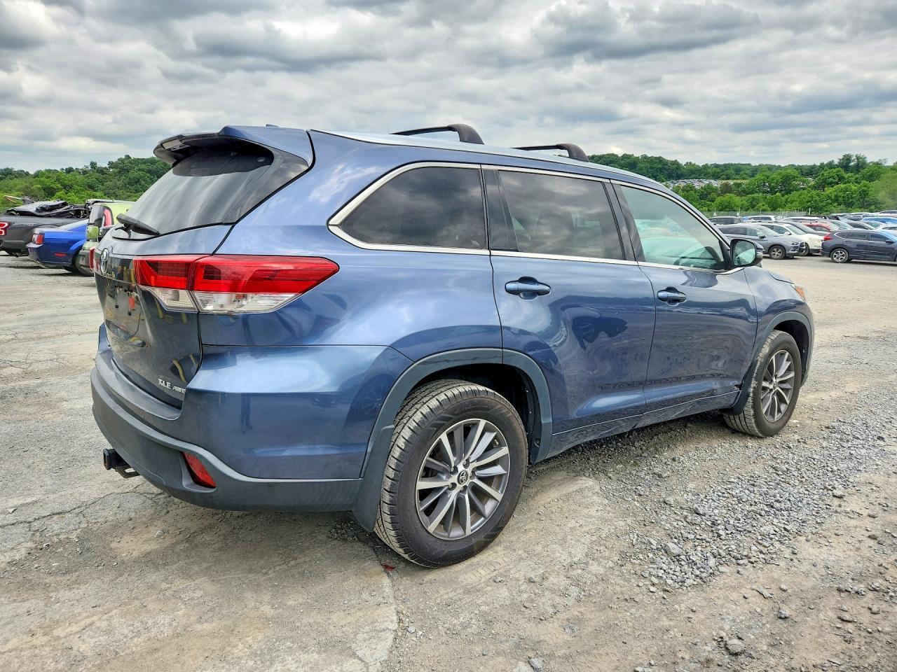2017 Toyota Higlander - Фото 3