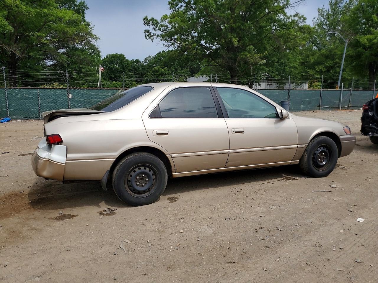 1998 Toyota Camry Le - Фото 3