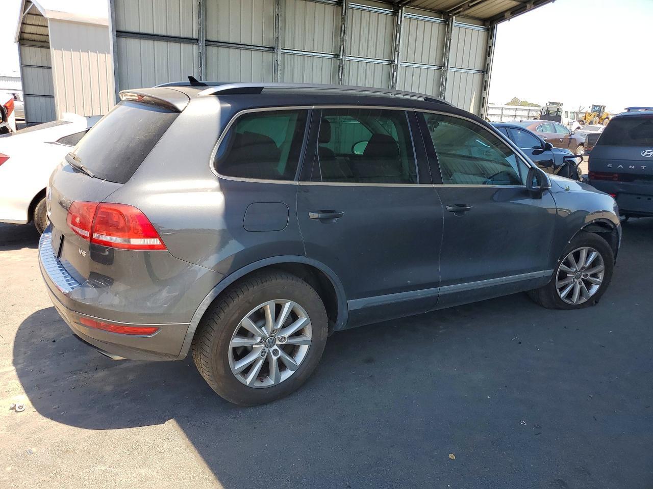 2013 Volkswagen Touareg V6 - Фото 3