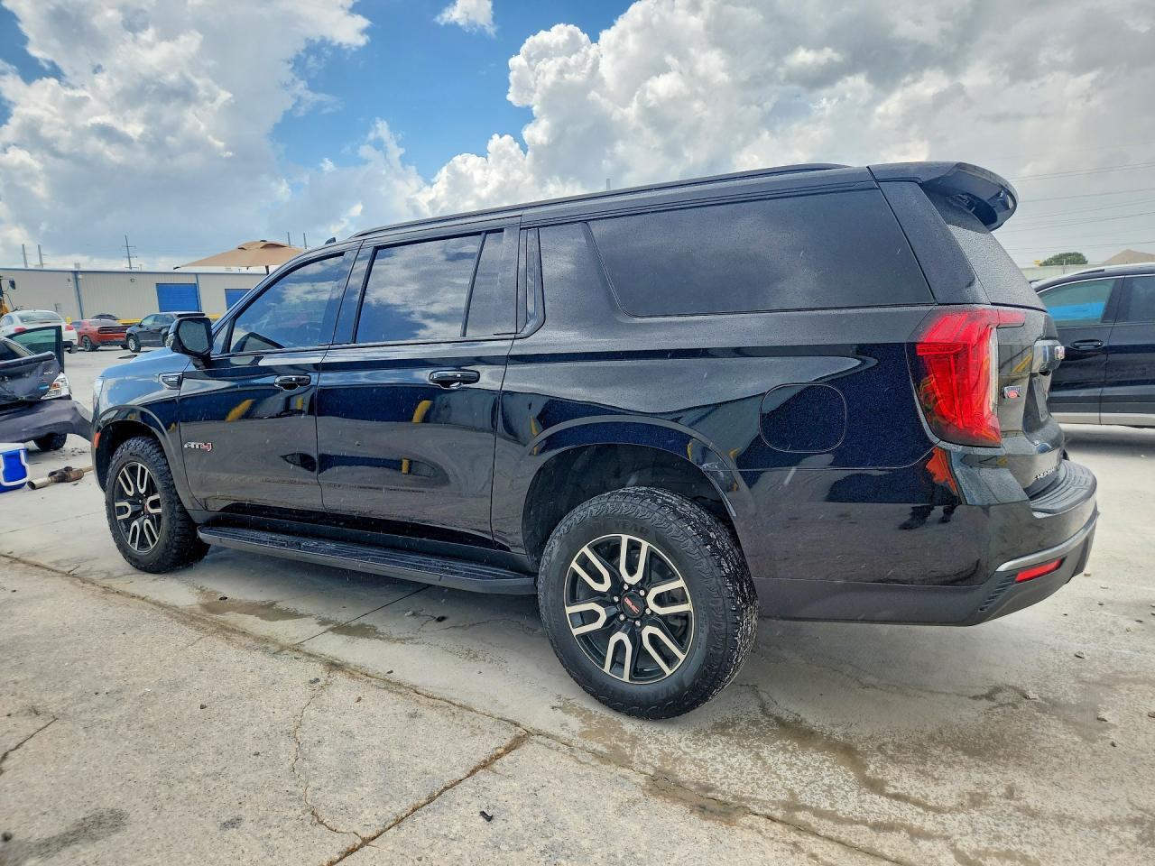 2024 GMC Yukon Xl K1500 At4 - Фото 2