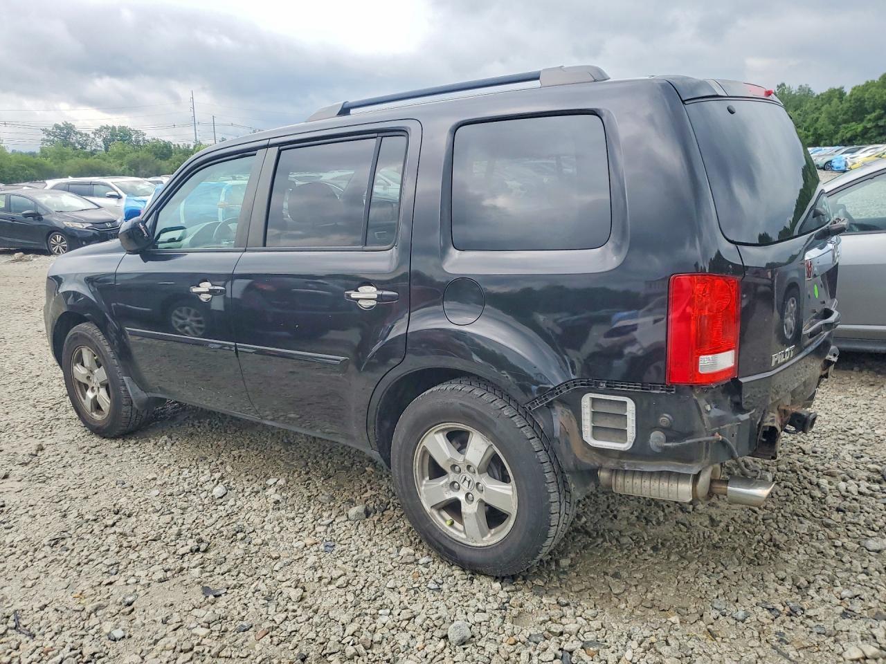 2011 Honda Pilot Ex - Image 2