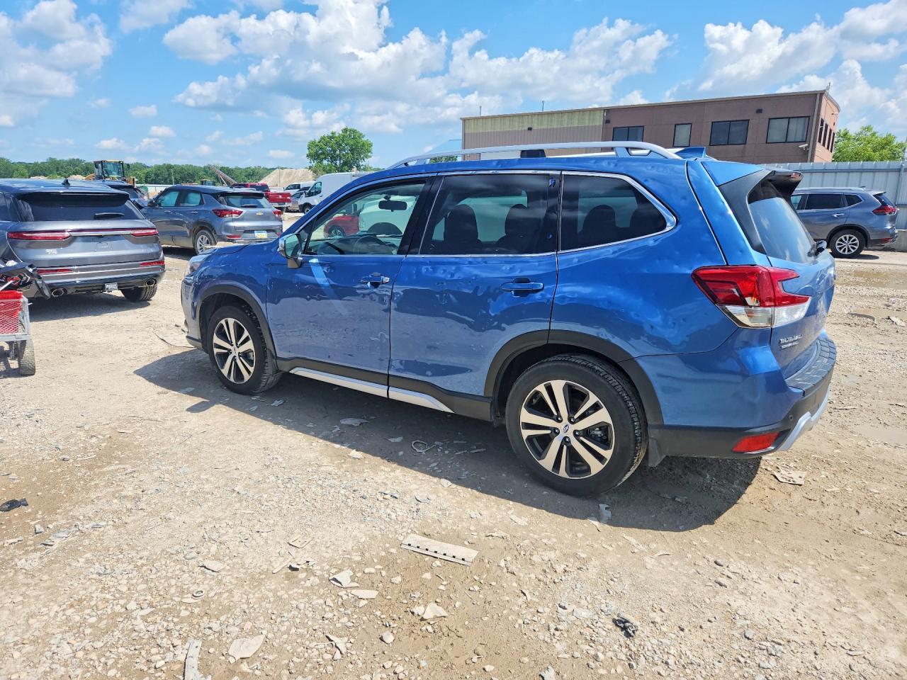 2022 Subaru Forester Touring - Фото 2
