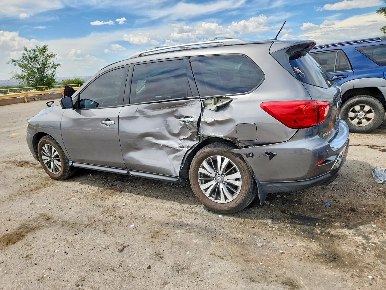 2017 Nissan Pathfinder Sl - Фото 2