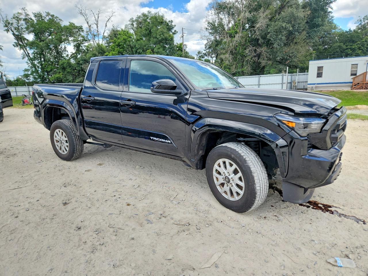 2025 Toyota Tacoma Sr5 - Image 4