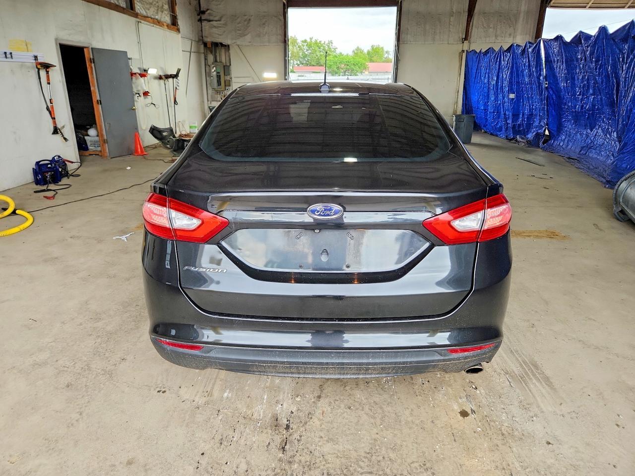 2015 Ford Fusion S - Фото 6