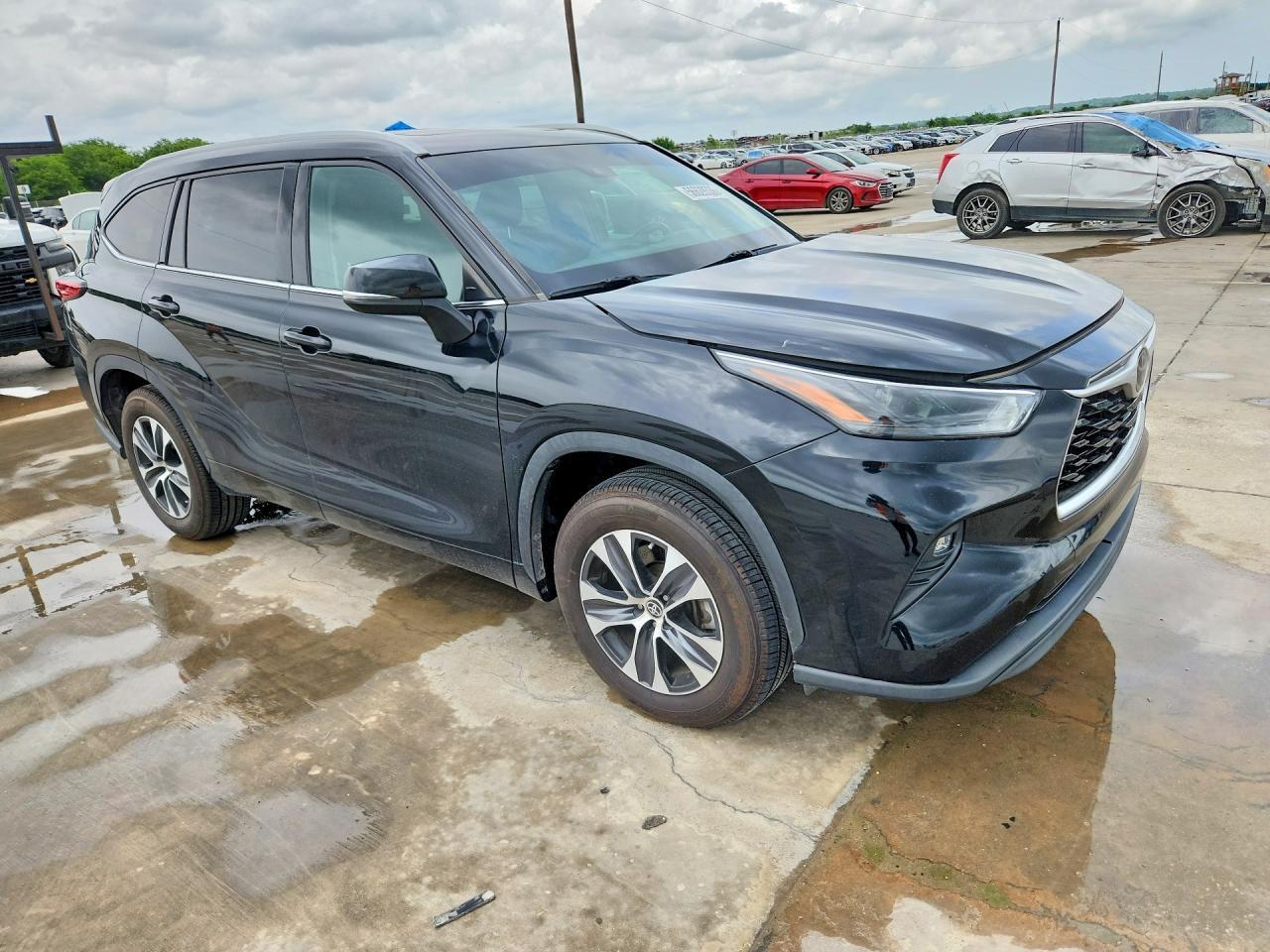 2022 Toyota Highlander Xle - Image 4