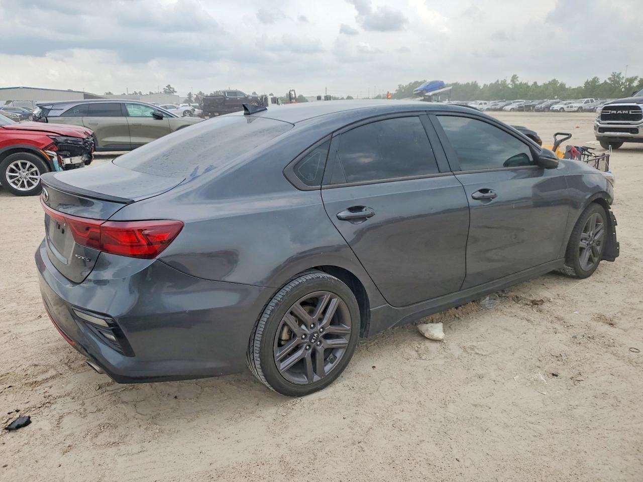 2021 Kia Forte Gt Line - Image 3