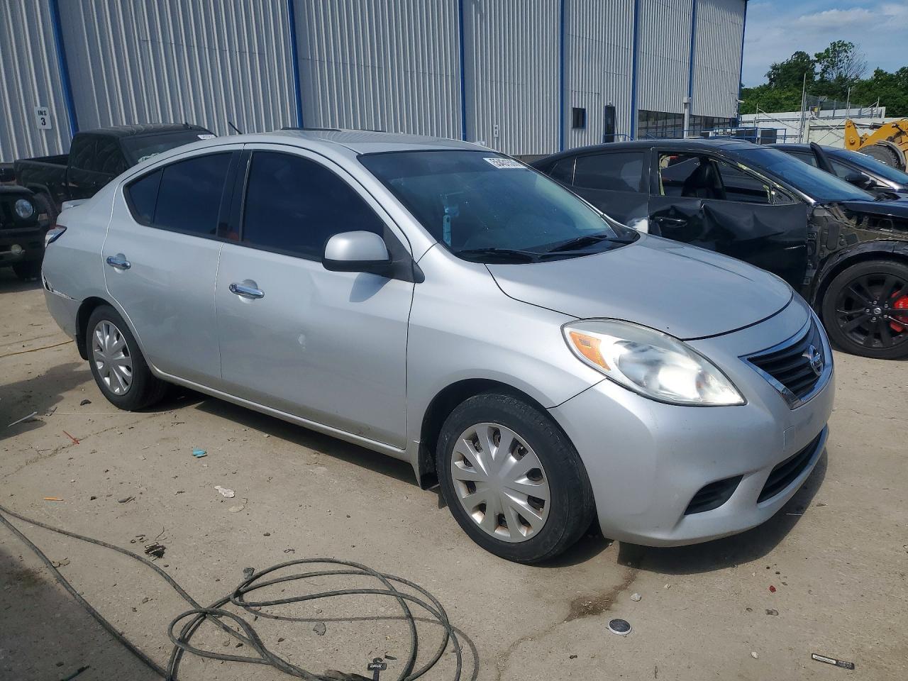 2014 Nissan Versa 1.6 S - Фото 4