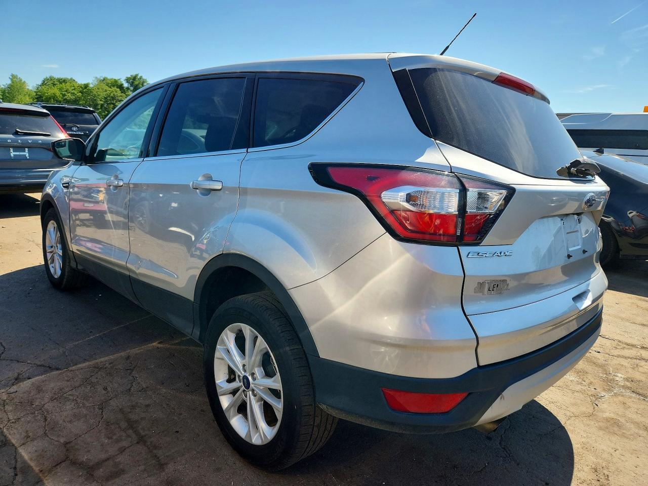 2017 Ford Escape Se - Фото 2