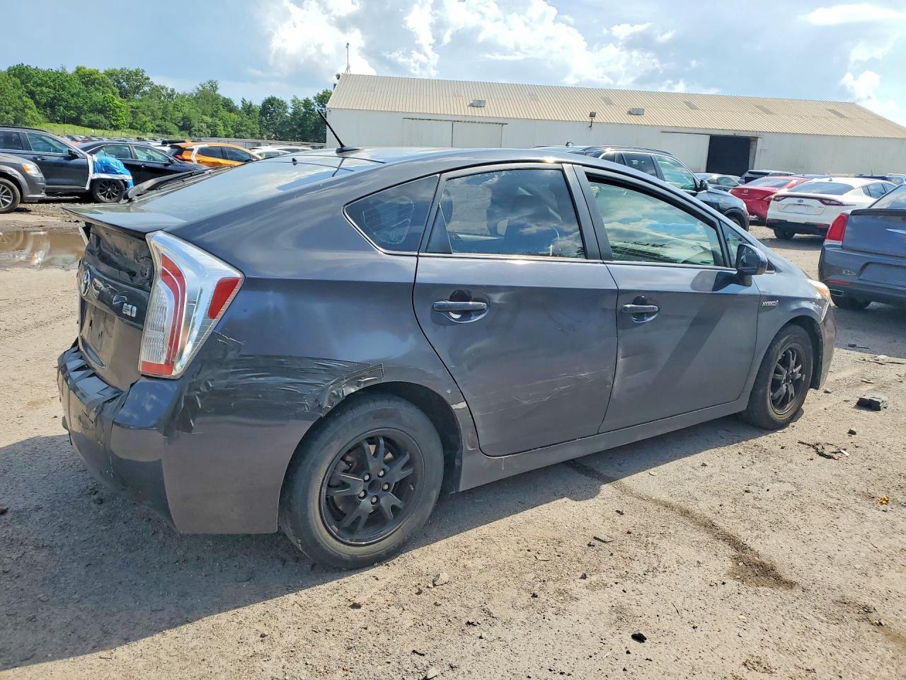 2015 Toyota Prius Three - Image 3