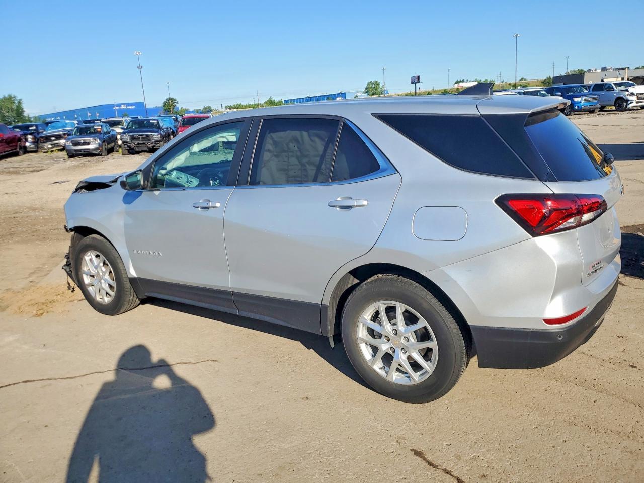 2022 Chevrolet Equinox Lt - Фото 2