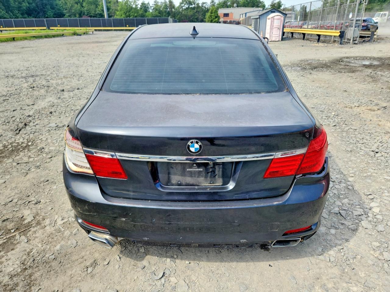 2010 BMW 7 Series - Фото 6