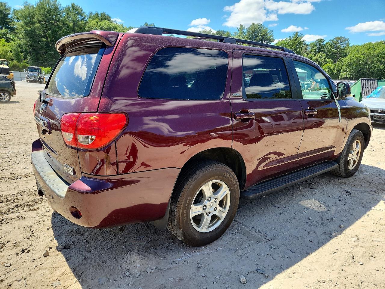 2011 Toyota Sequoia Sr5 - Фото 3