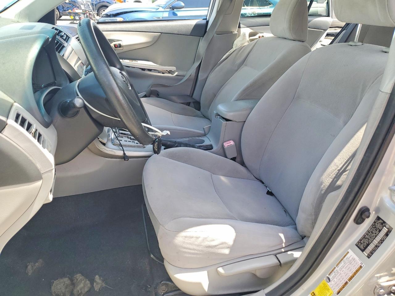 2011 Toyota Corolla Le - Фото 7