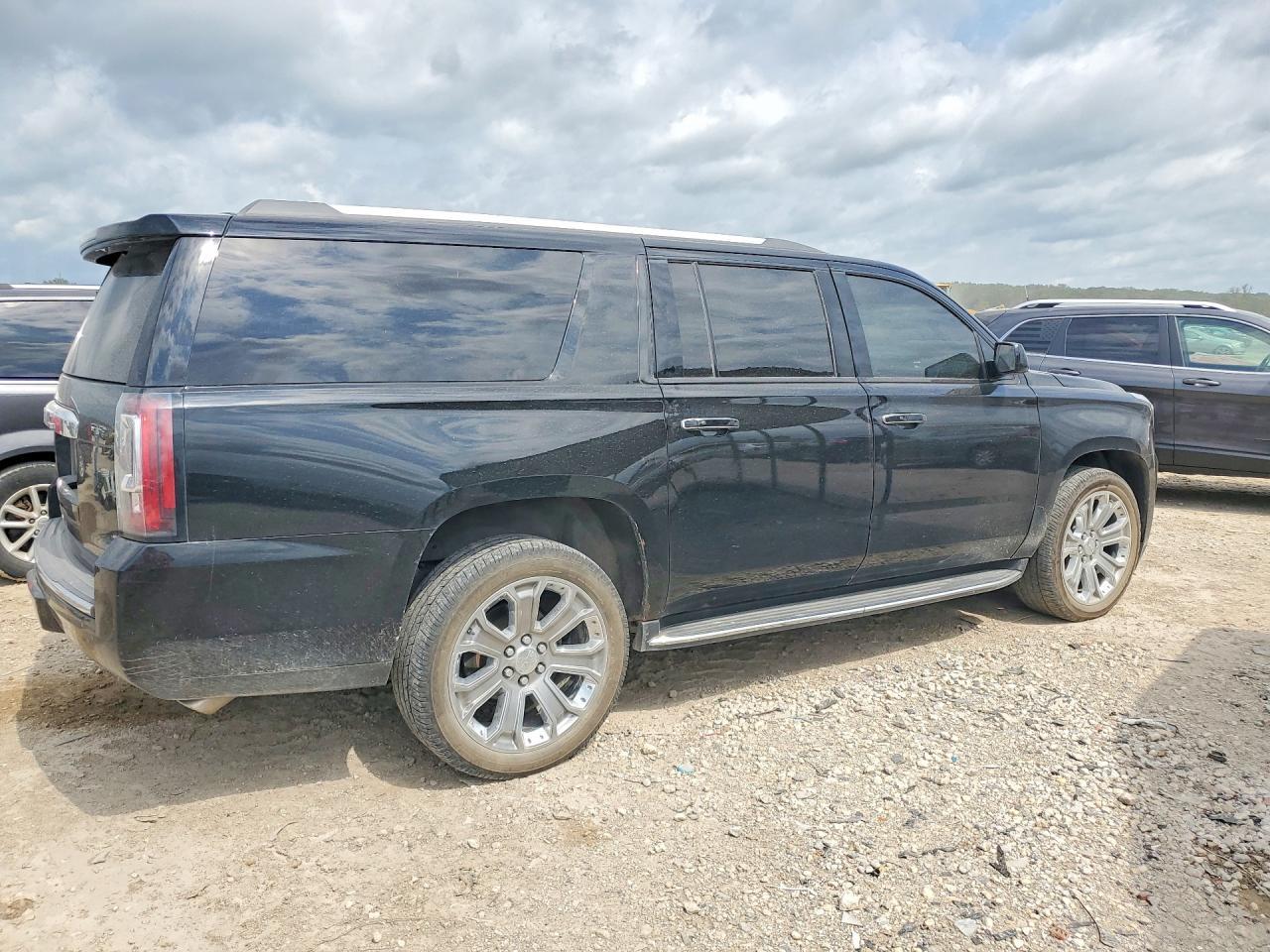 2017 GMC Yukon Xl Denali - Фото 3