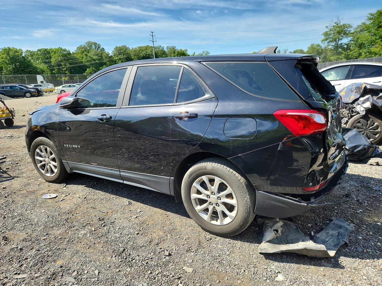 2020 Chevrolet Equinox Ls - Фото 2