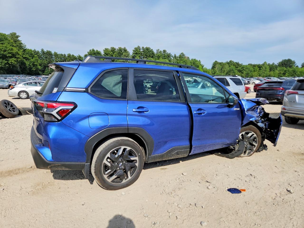 2025 Subaru Forester Premium - Фото 3