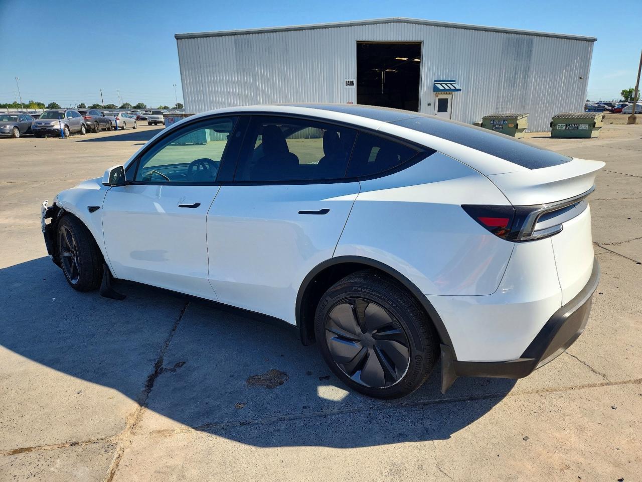 2026 Tesla Model Y - Фото 2