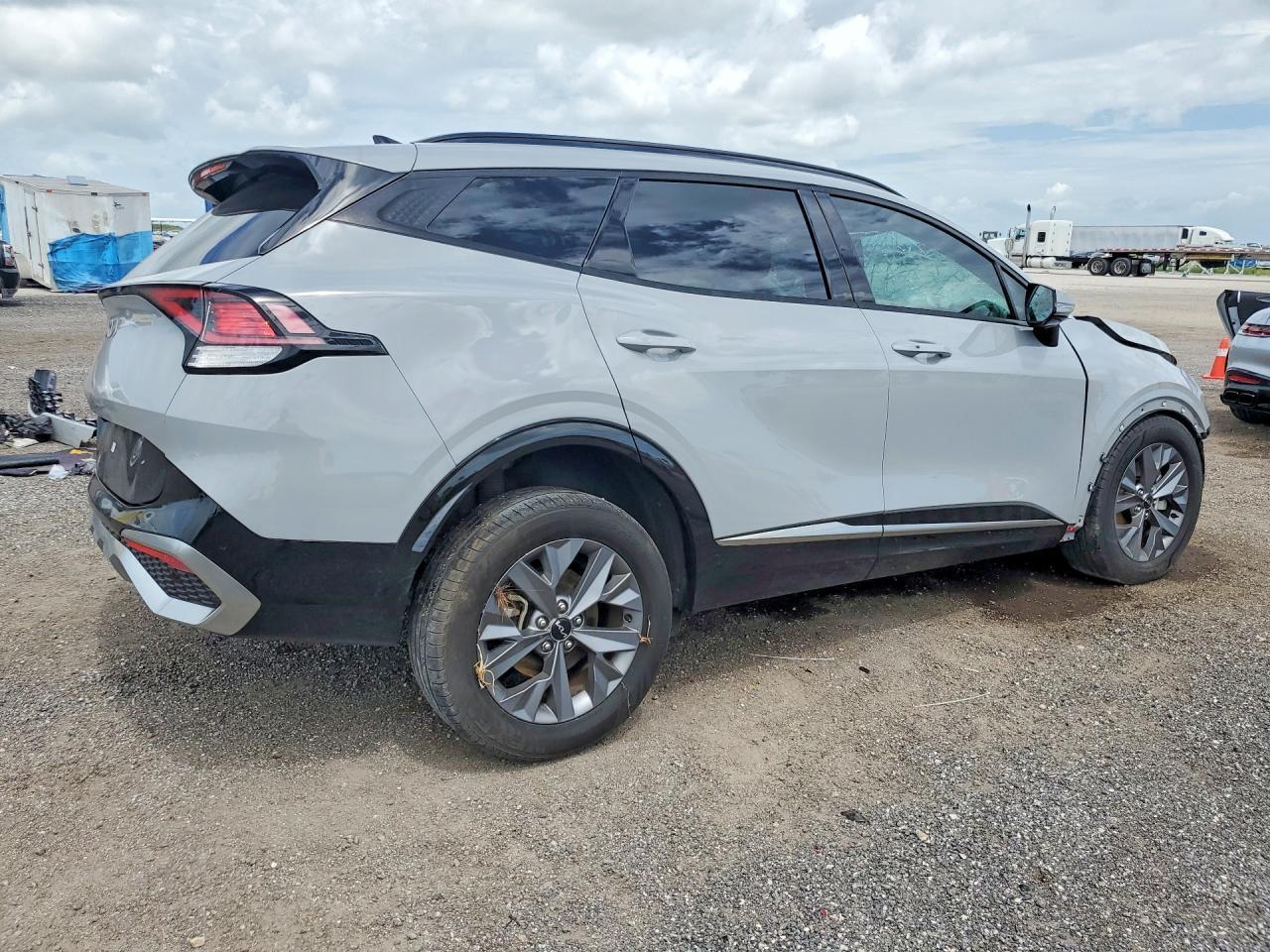 2024 Kia Sportage Sx - Image 3