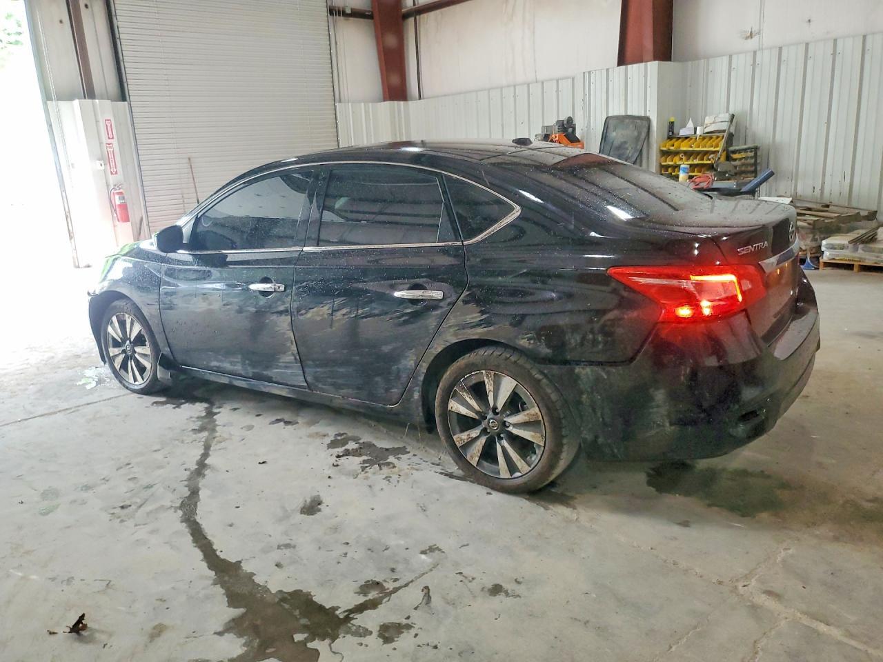 2019 Nissan Sentra Sv - Image 2