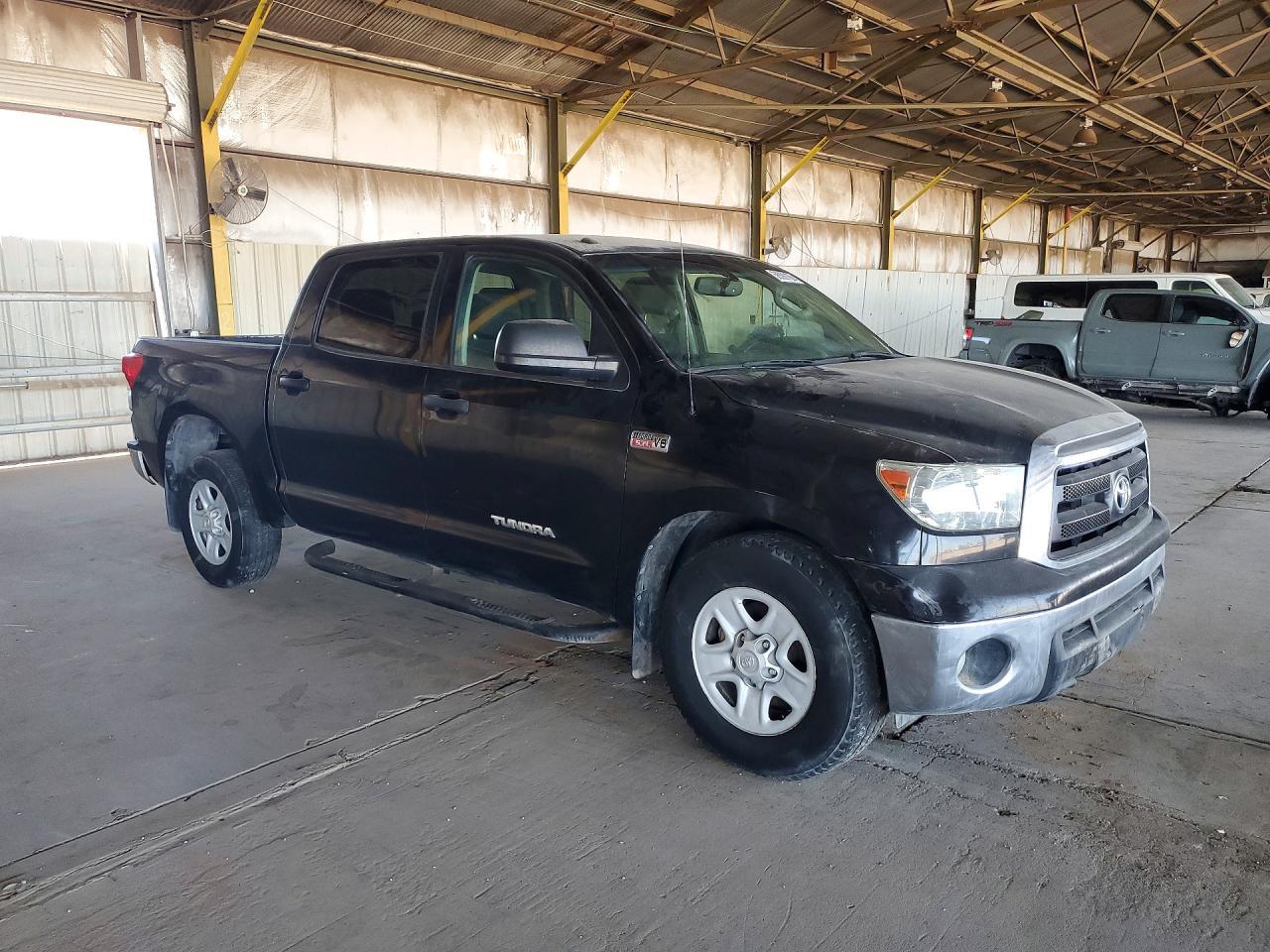 2013 Toyota Tundra Crewmax Sr5 - Image 4