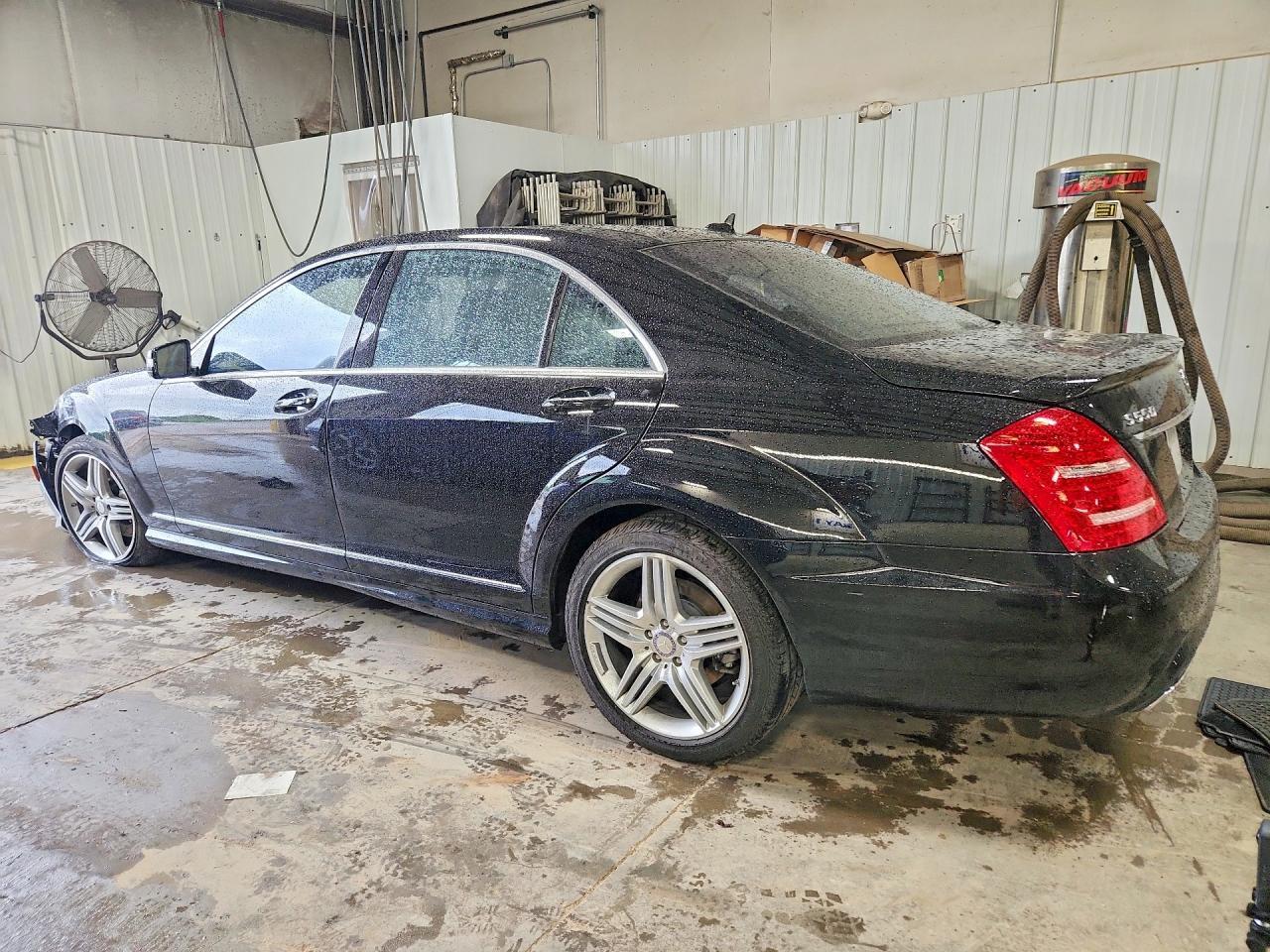2013 Mercedes-Benz S 550 4Matic - Image 2