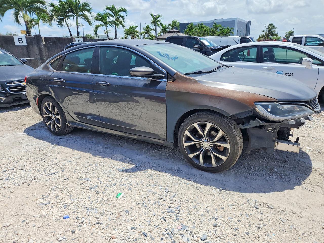2015 Chrysler 200 Limited - Image 4