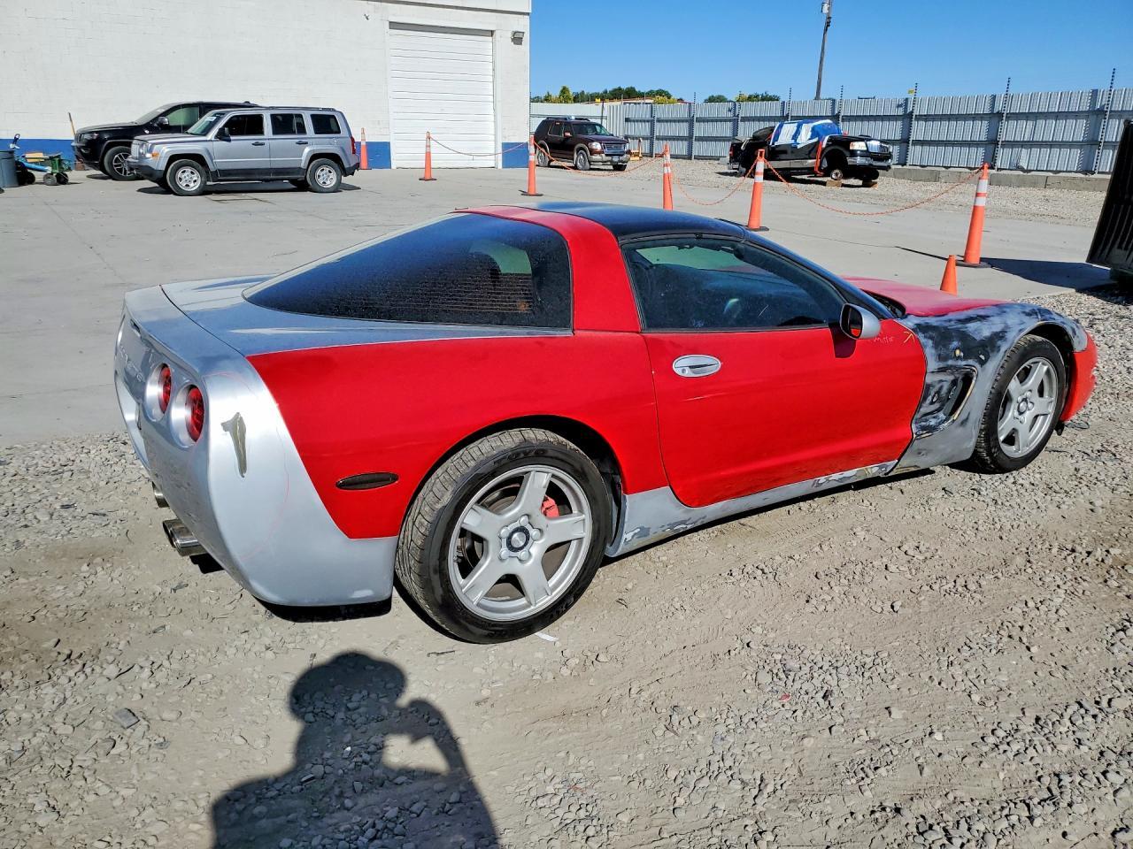 1998 Chevrolet Corvette - Фото 3