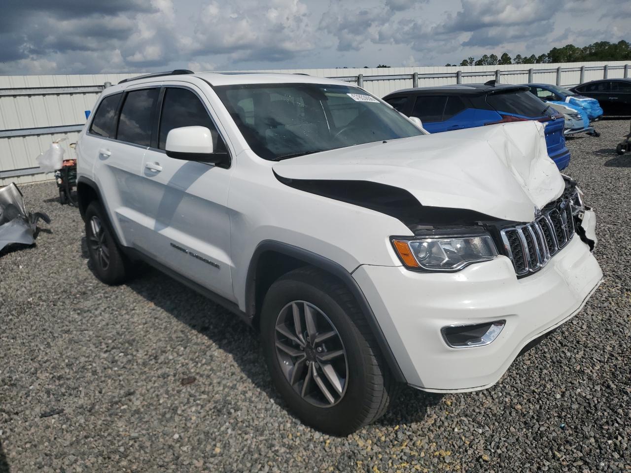 2020 Jeep Grand Cherokee Laredo - Image 4