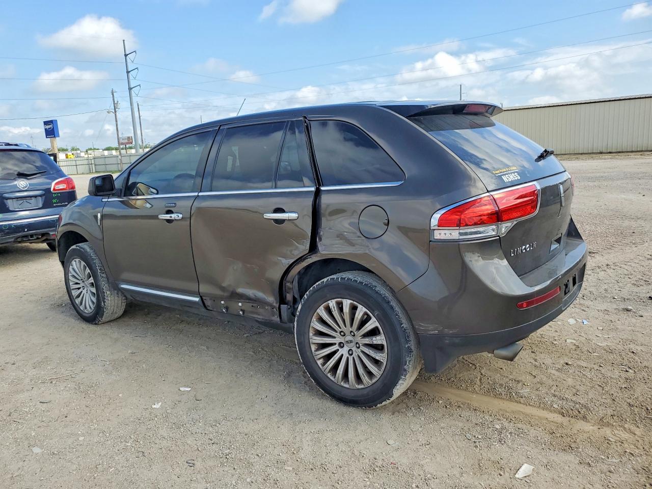 2011 Lincoln Mkx - Image 2
