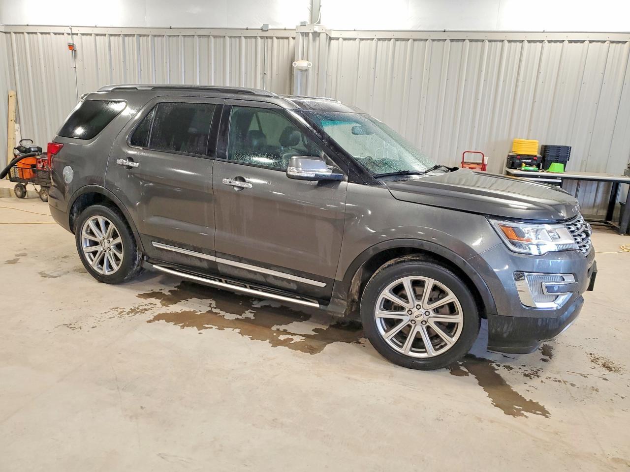 2017 Ford Explorer Limited - Image 4