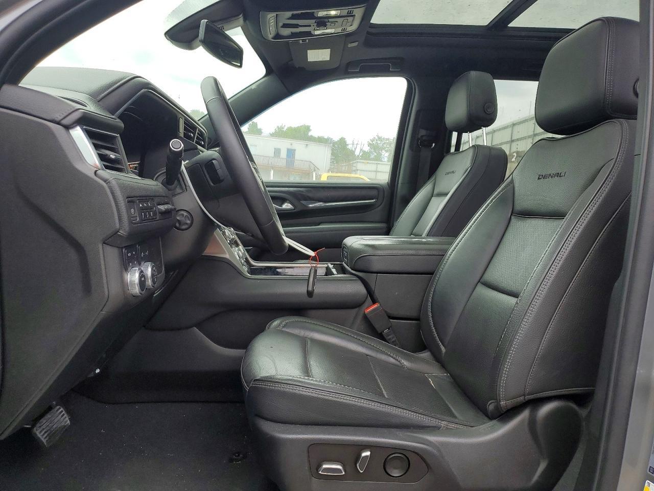 2022 GMC Yukon Denali - Фото 7