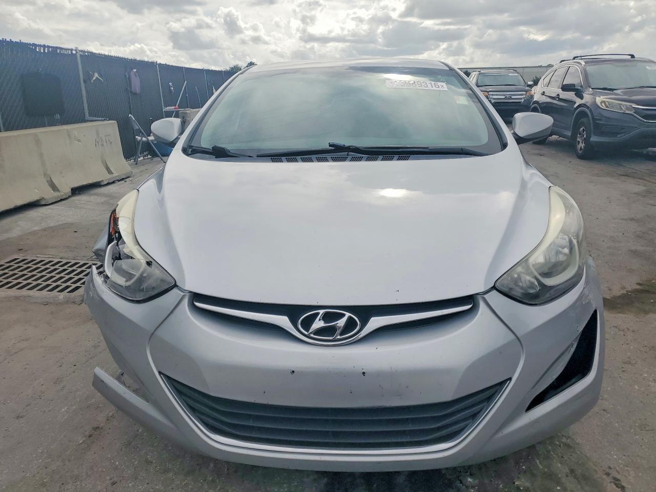 2014 Hyundai Elantra Se - Image 5
