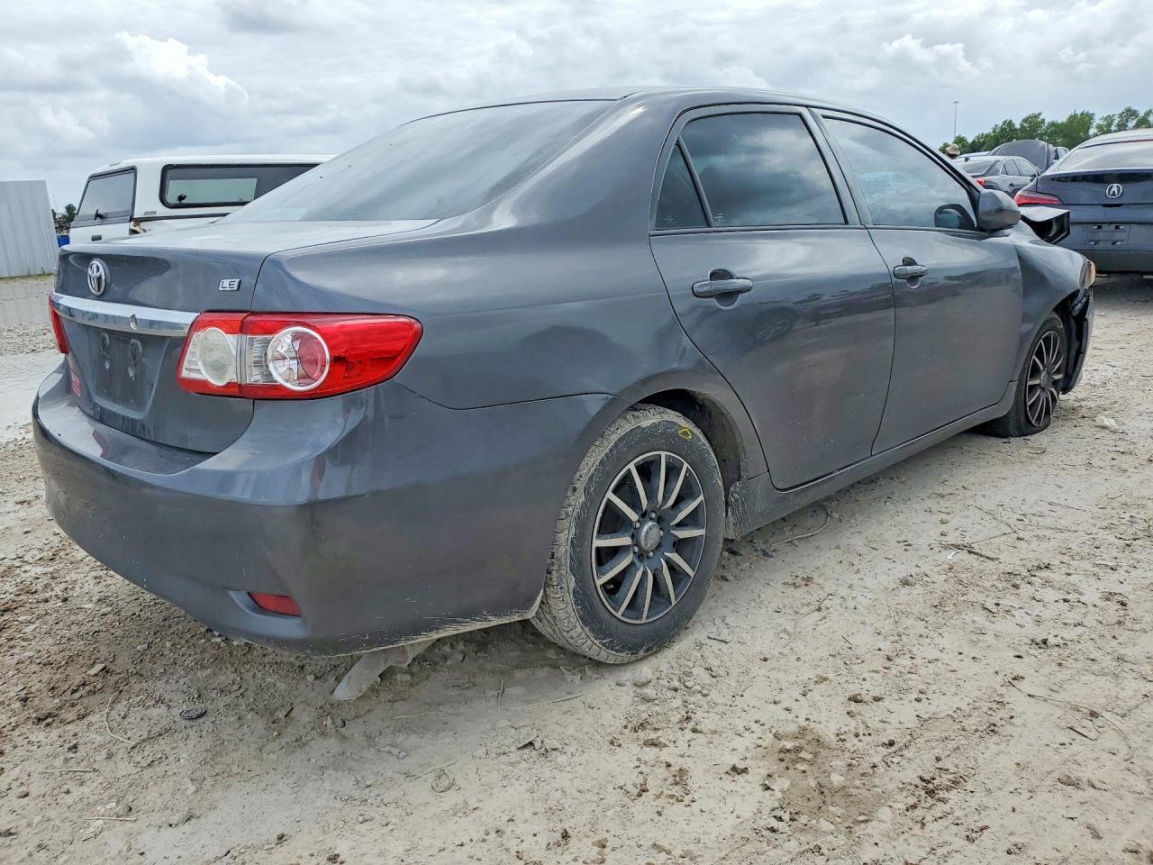 2012 Toyota Corolla L - Фото 3