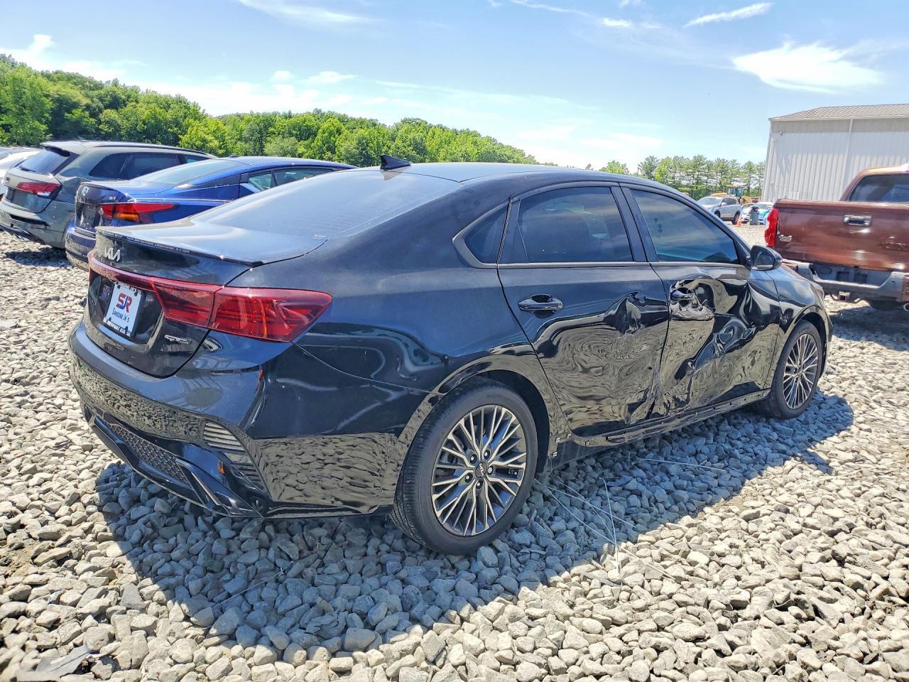 2023 Kia Forte Gt Line - Фото 3