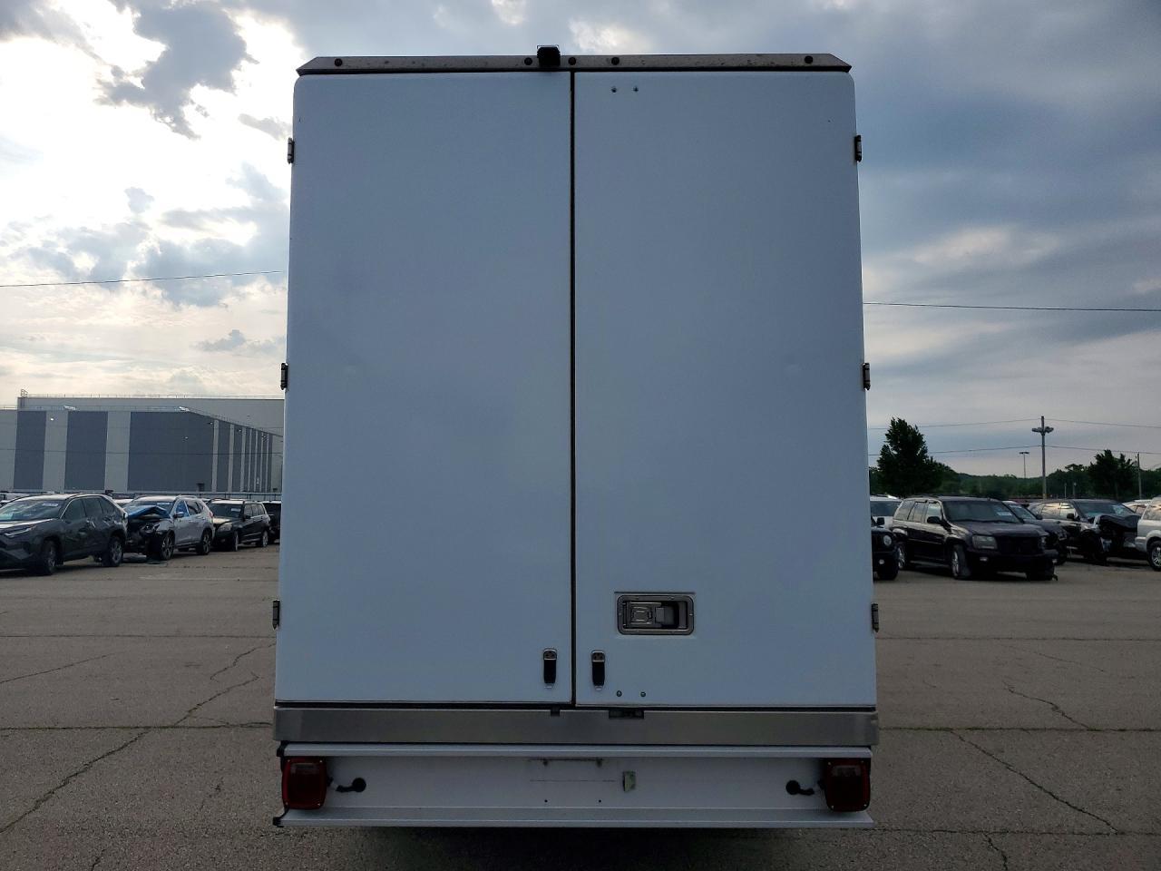2022 Ford Transit Delivery Truck - Image 6