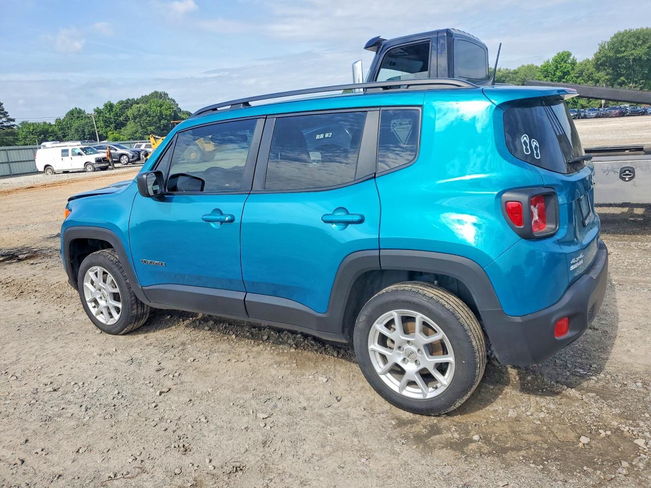2022 Jeep Renegade Latitude - Image 2