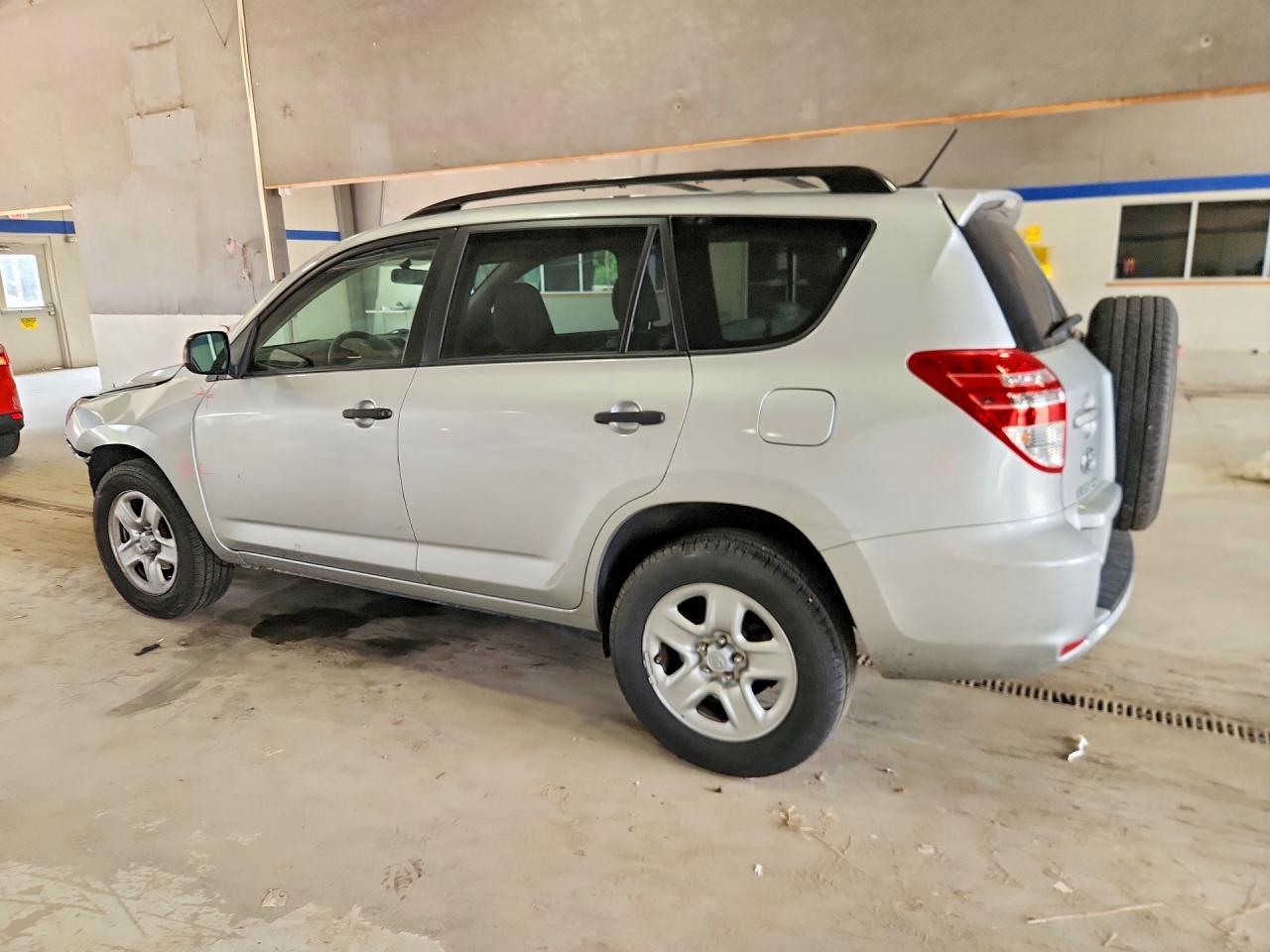 2011 Toyota Rav4 Base - Фото 2