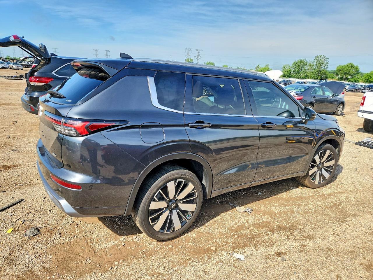 2025 Mitsubishi Outlander Sel - Фото 3