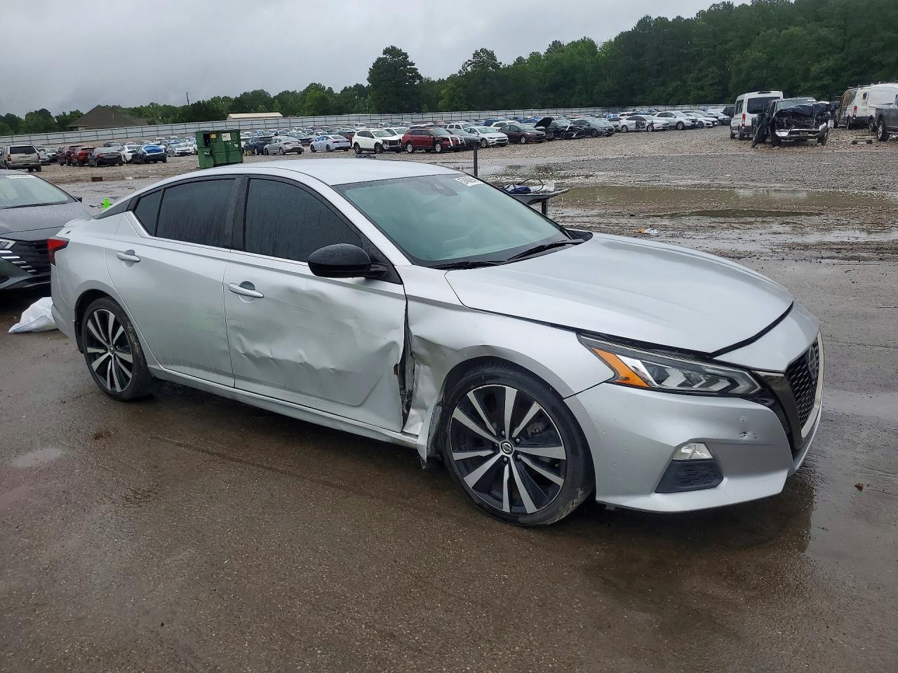2020 Nissan Altima Sr - Фото 4